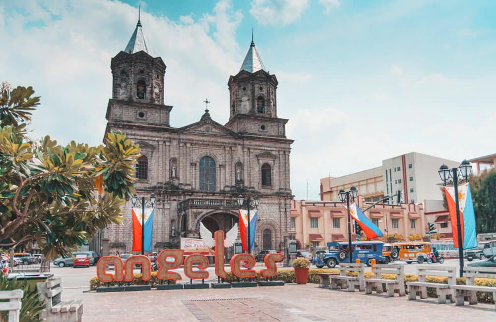Holy Rosary Parish Church, Philippines – By Ruben Arribas Canamares from Gamin Traveler