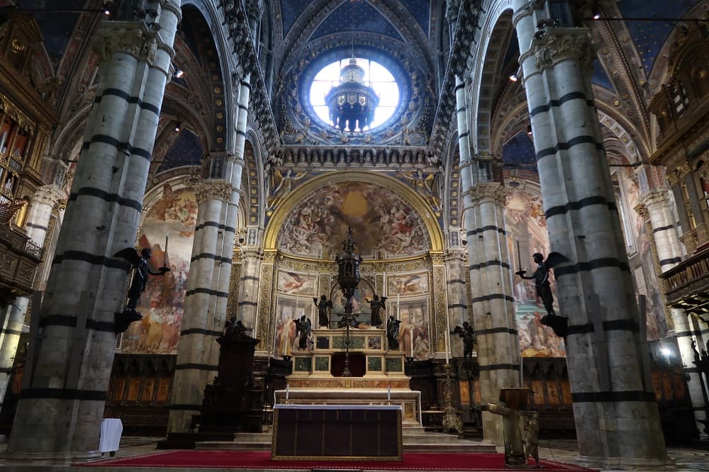 Duomo di Siena - by Maggie from Pink Caddy Travelogue