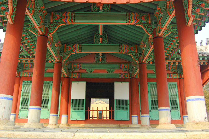 Taereung, Joseon Dynasty tombs in South-Korea - Pic by Chris from Worthy Go