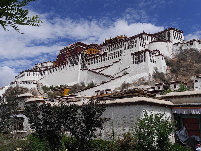 View of Potala Palace in Lhasa, Tibet - Pic by Annalisa from Travel Connect Experience