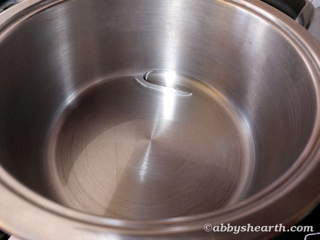 Oil in a deep pot.