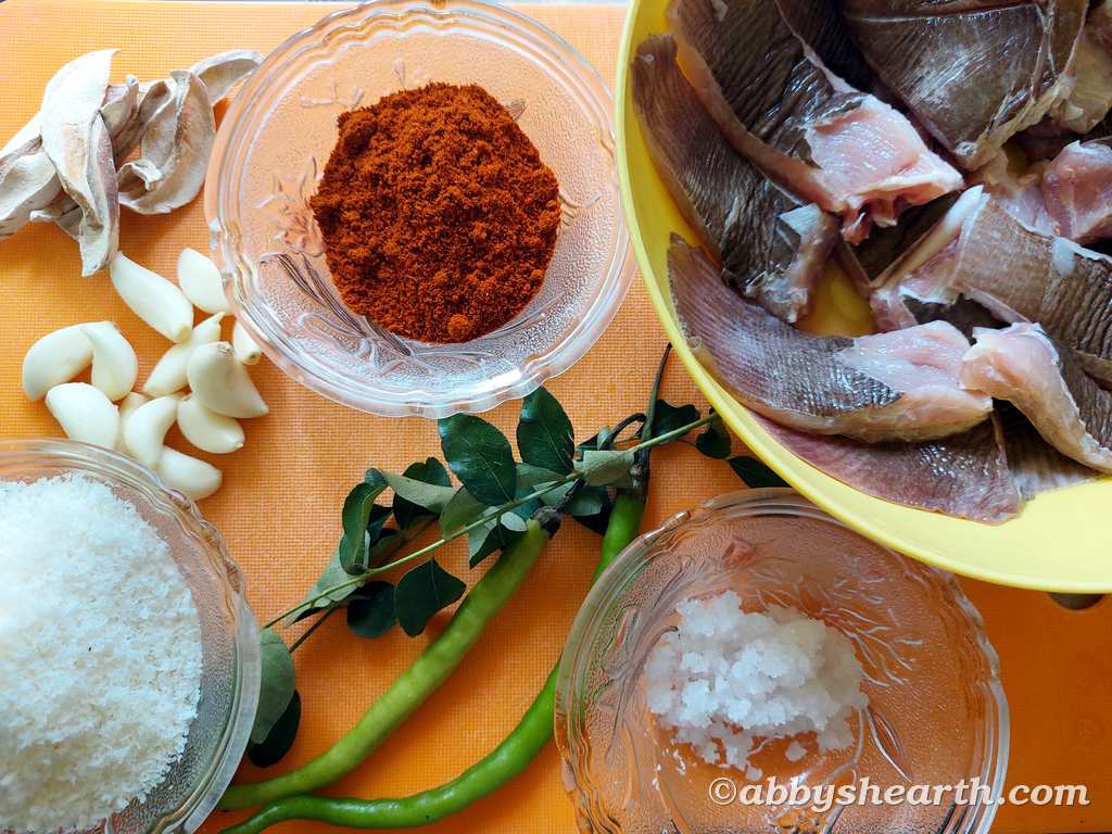 Ingredients for the pakat lonvas - ray/skate fish curry.