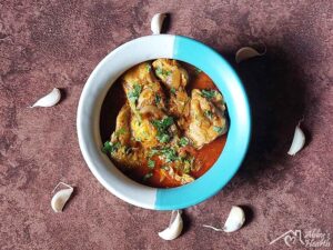 Top view of Chicken khudi curry.